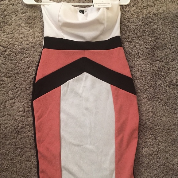 Strapless Windsor Sweetheart Bodycon dress - Picture 1 of 3